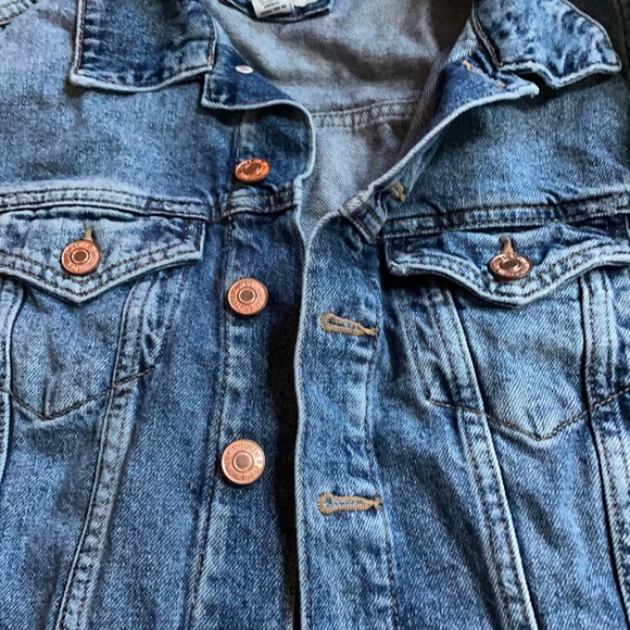 distressed jean jacket - Picture 5 of 5